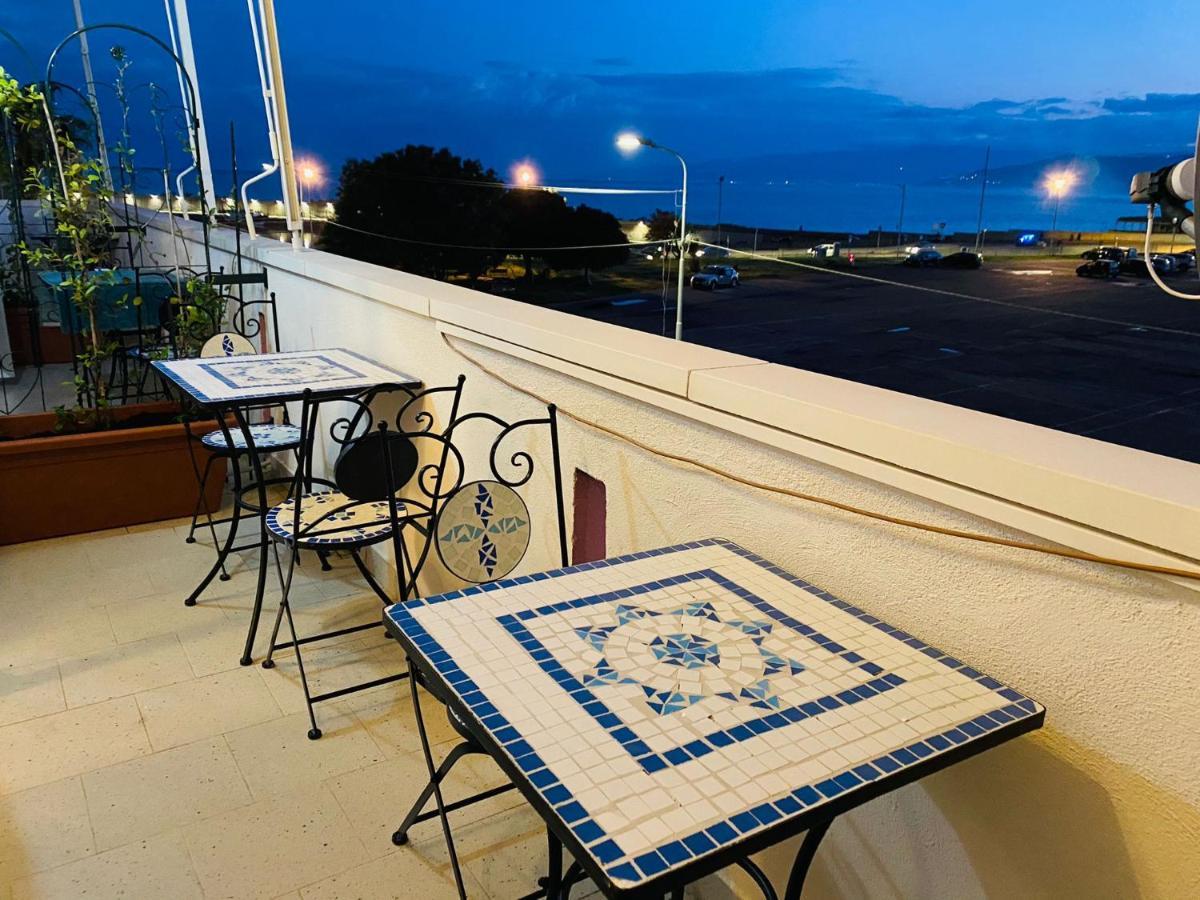 B E B Le Terrazze Sul Mare Acomodação com café da manhã Catanzaro Exterior foto