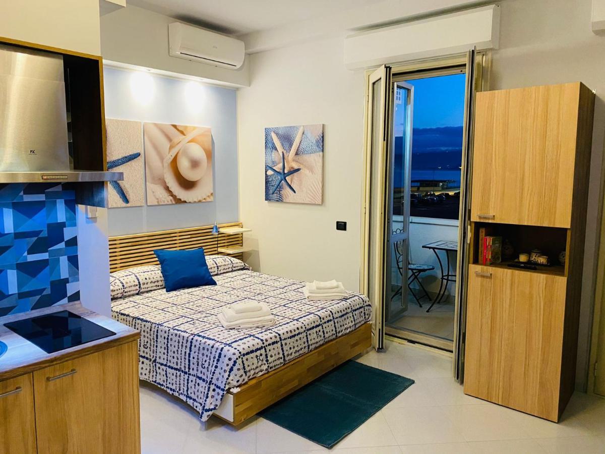 B E B Le Terrazze Sul Mare Acomodação com café da manhã Catanzaro Exterior foto