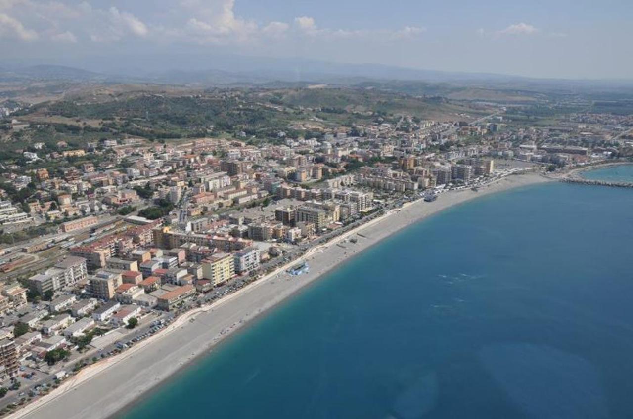 B E B Le Terrazze Sul Mare Acomodação com café da manhã Catanzaro Exterior foto