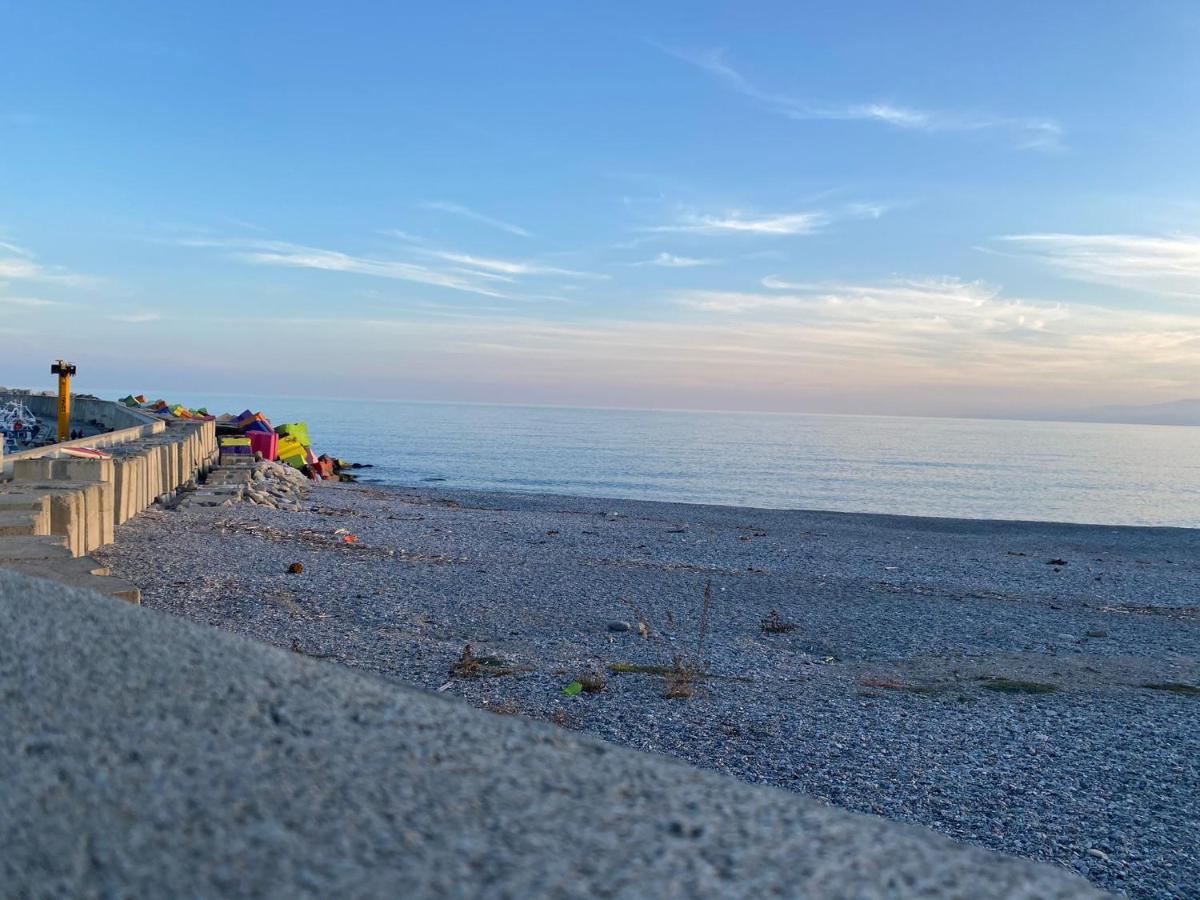 B E B Le Terrazze Sul Mare Acomodação com café da manhã Catanzaro Exterior foto