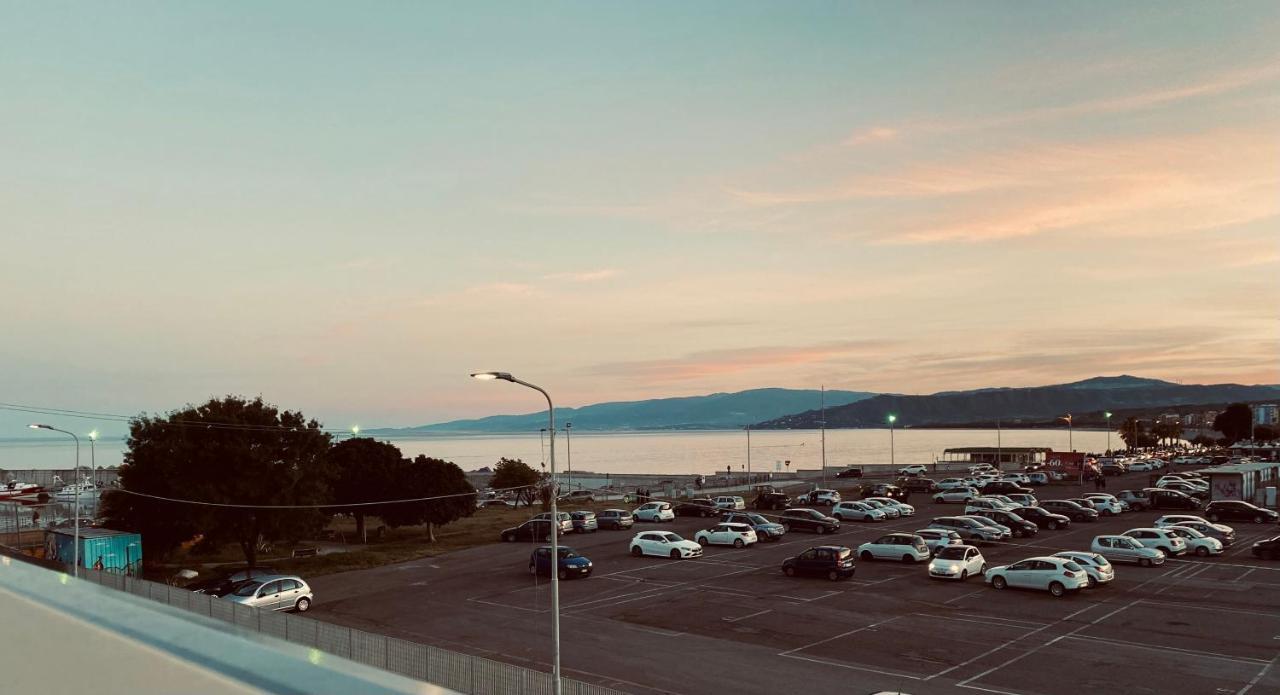 B E B Le Terrazze Sul Mare Acomodação com café da manhã Catanzaro Exterior foto