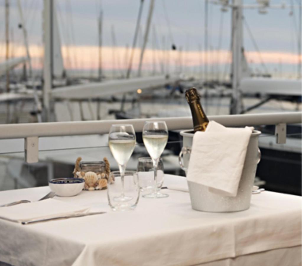 B E B Le Terrazze Sul Mare Acomodação com café da manhã Catanzaro Exterior foto